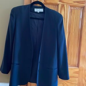 Women’s Isabel Ardee Black Suit Jacket/Blazer. Used condition, Size 6.